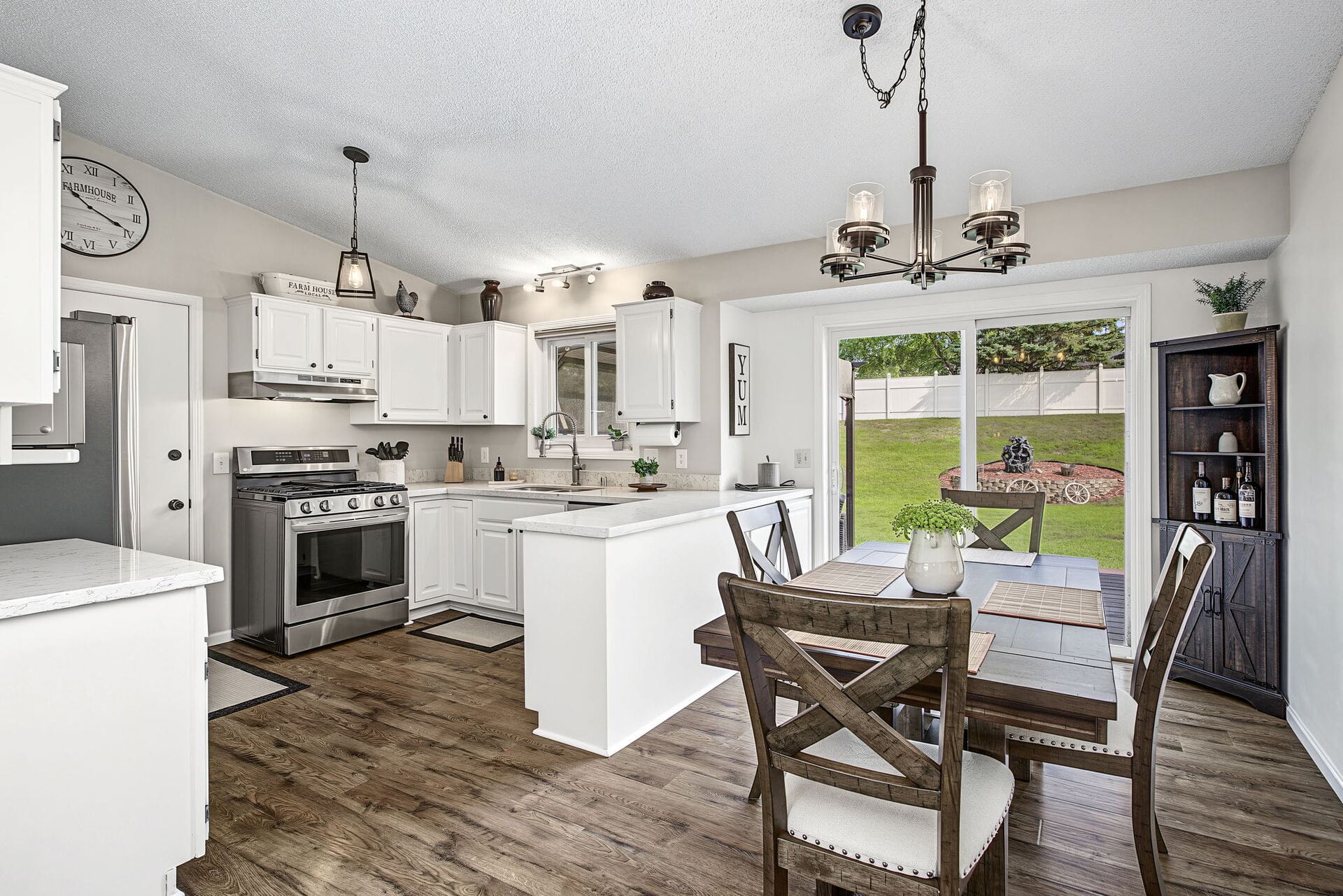 3661 152nd Street West, Rosemount, MN — kitchen and dining area